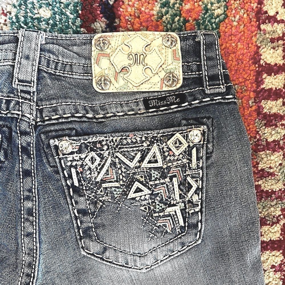 Miss Me Signature Cropped jeans geometric embroidered pockets rhinestones Y2K - Picture 9 of 15